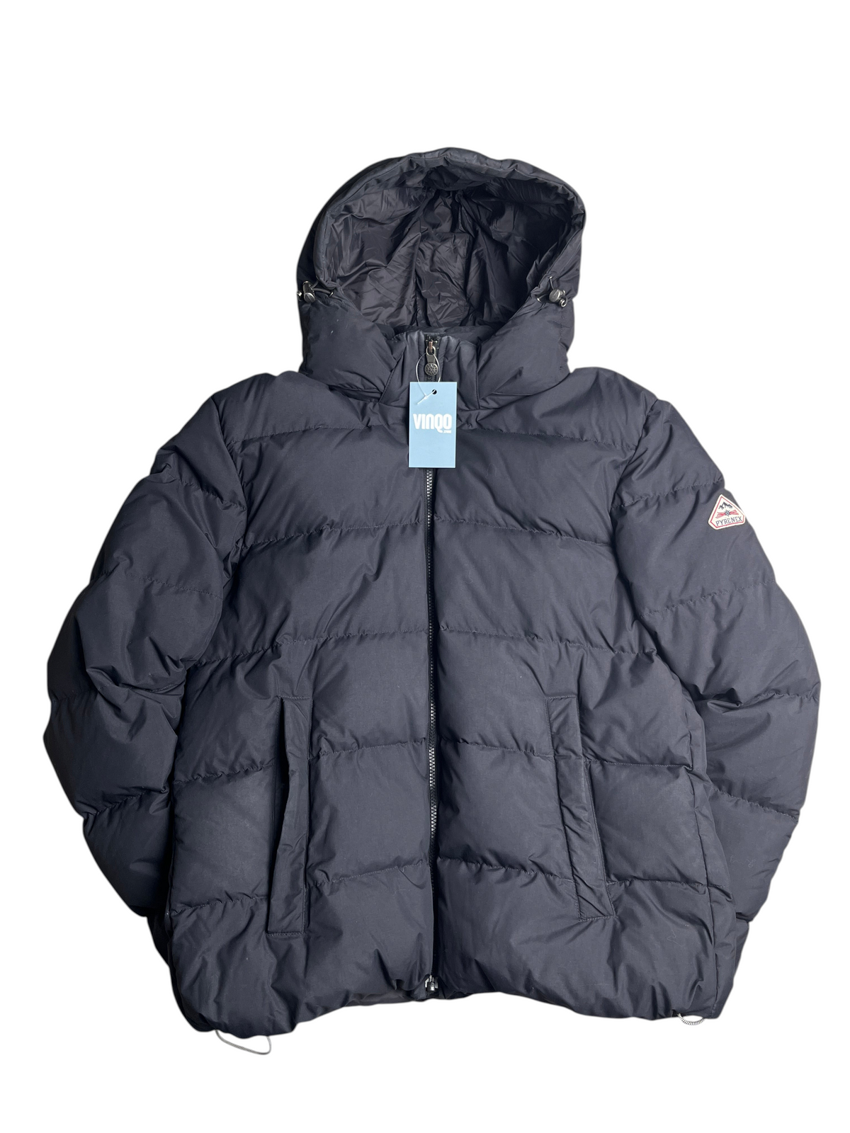 Doudoune noire à capuche Pyrenex vintage proposée par vinqo.store, veste matelassée avec fermeture éclair et logo