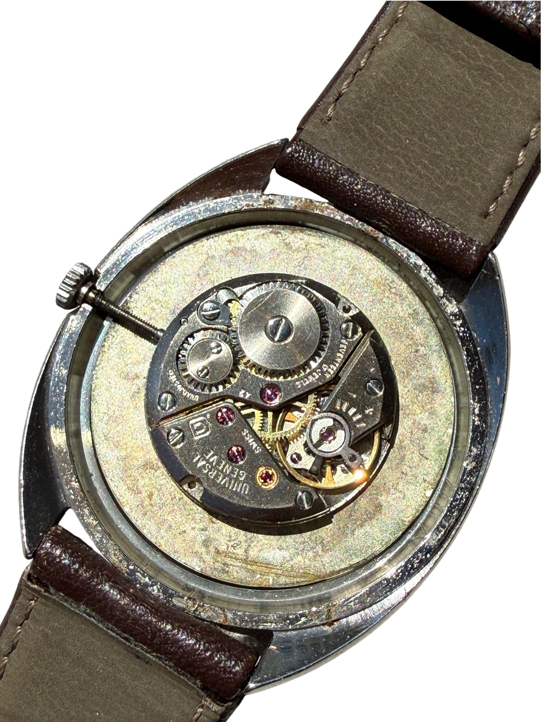 Montre Universal Genève C-Shape