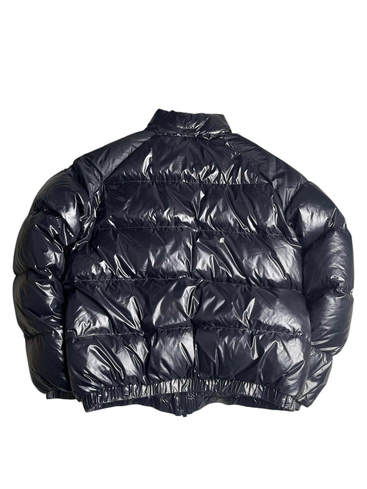 Doudoune vintage vinqo.store noire brillante matelassée avec col montant, vue arrière