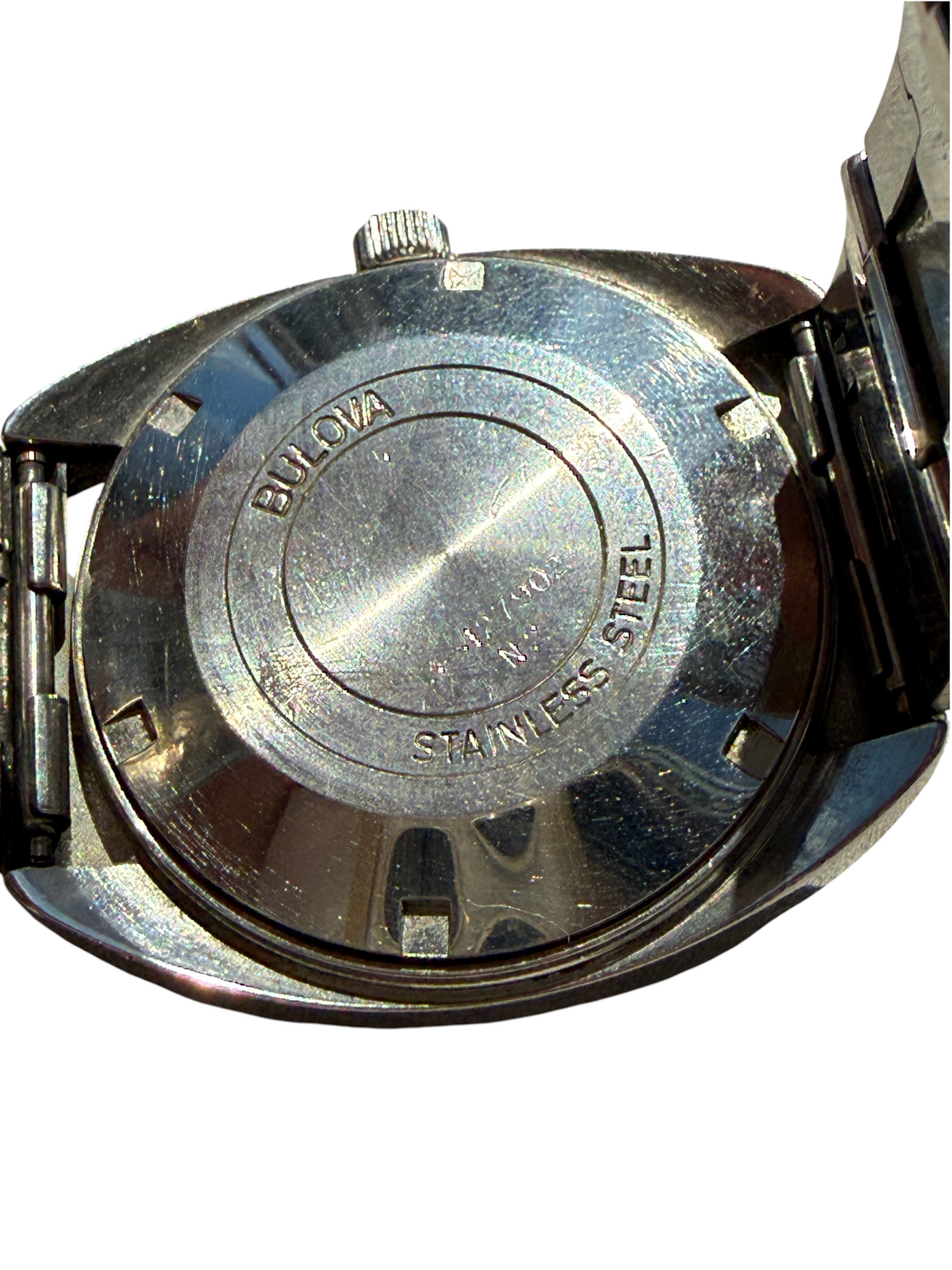 Fond de boîtier en acier inoxydable d'une montre vintage vinqo.store Bulova automatique des années 1970