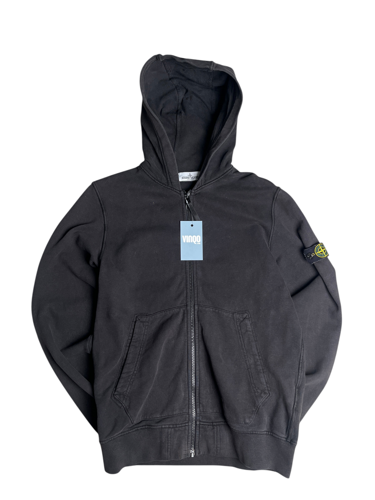 Sweat à capuche zippé noir Stone Island taille 14 ans avec écusson emblématique sur la manche par vinqo.store