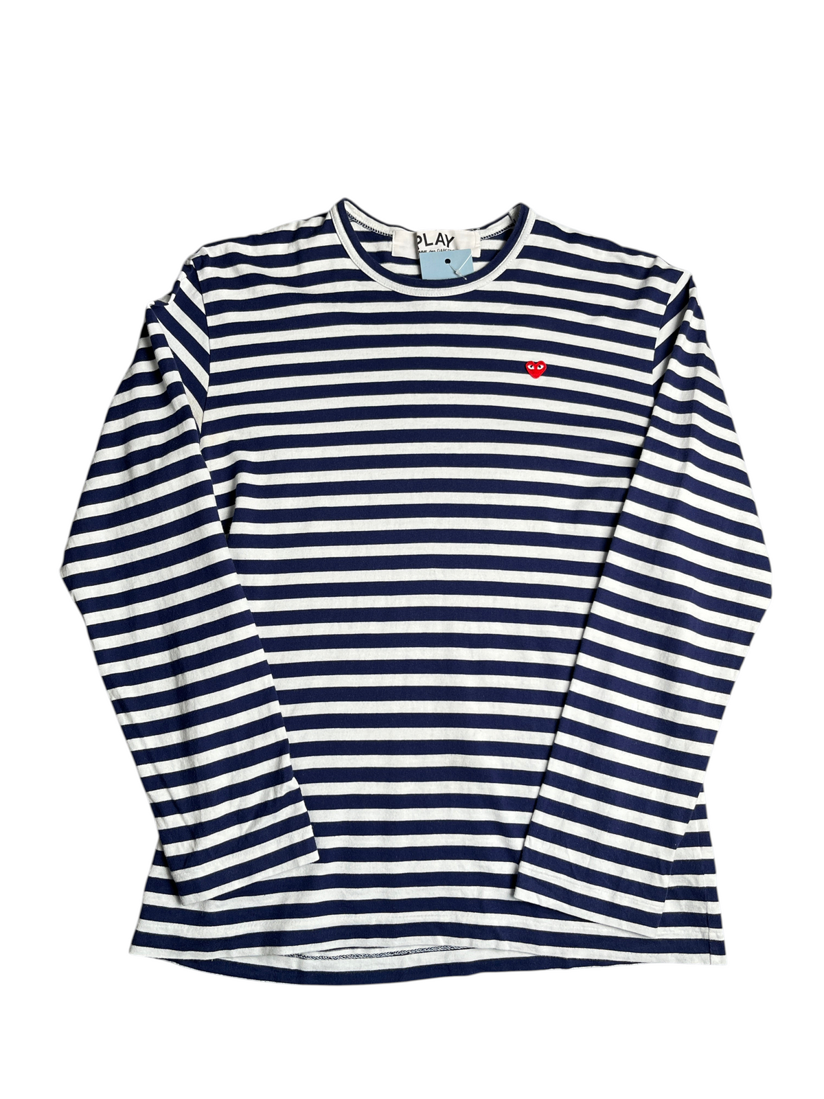 Marinière vinqo.store à rayures bleu marine et blanches avec logo cœur rouge brodé sur la poitrine